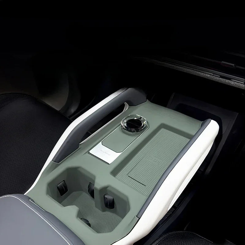 Silikon-Getränkehalter-Einlage für die Mittelkonsole des Chery iCAR 03 – rutschfestes Zubehör zur Innenraum-Modifikation